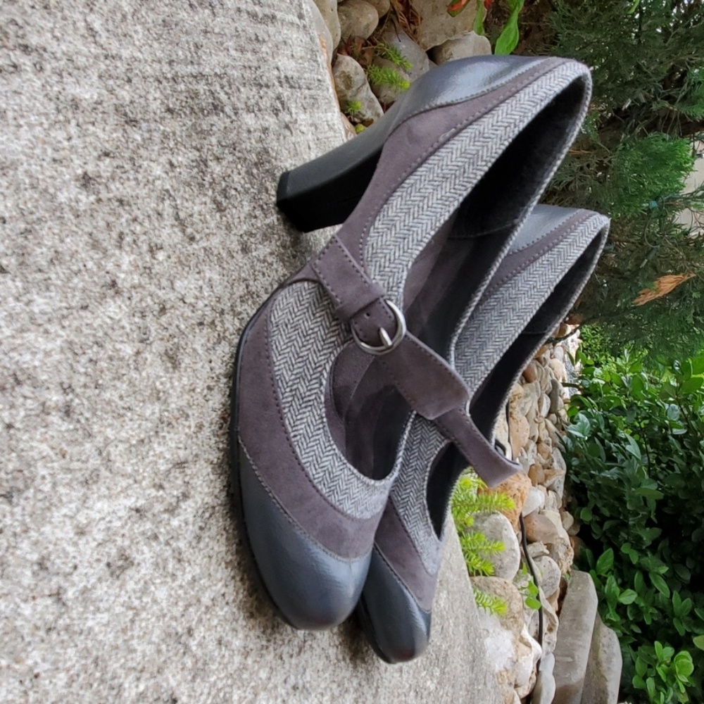 Aerosoles grey or black fabric Mary Jane shoes